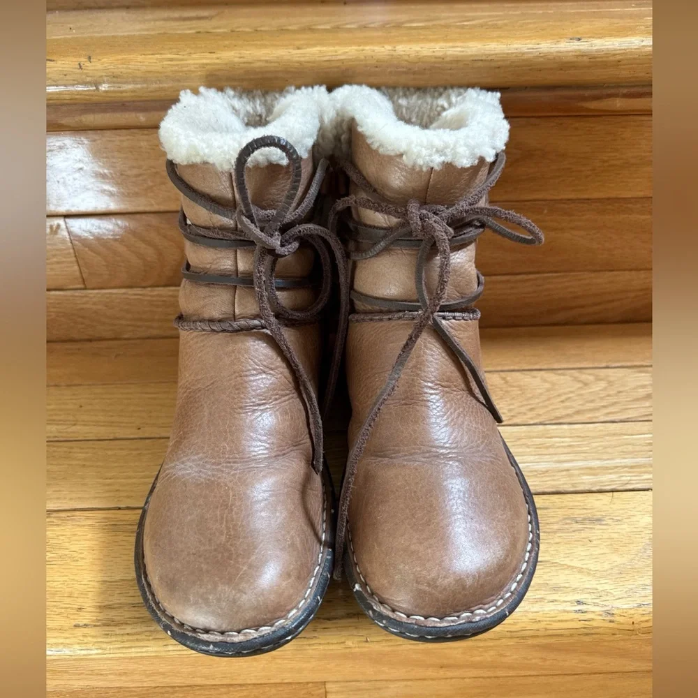 UGG Brown / Tan Leather Women’s Size 8 Leather Upper Shearling Sheepskin Lining